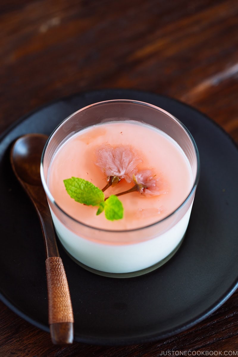 printemps candy flowerring milkpudding他 Cherry Blossom Milk Pudding 桜ミルクプリン • Just One Cookbook